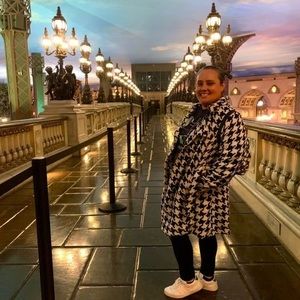 Meet your Posher, Veronica